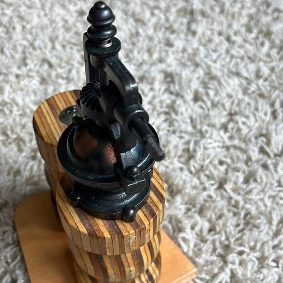 ANTIQUE STYLE Handmade Wood Brass Salt OR Peppermill and Salt Shaker Beautiful s - Picture 5 of 12